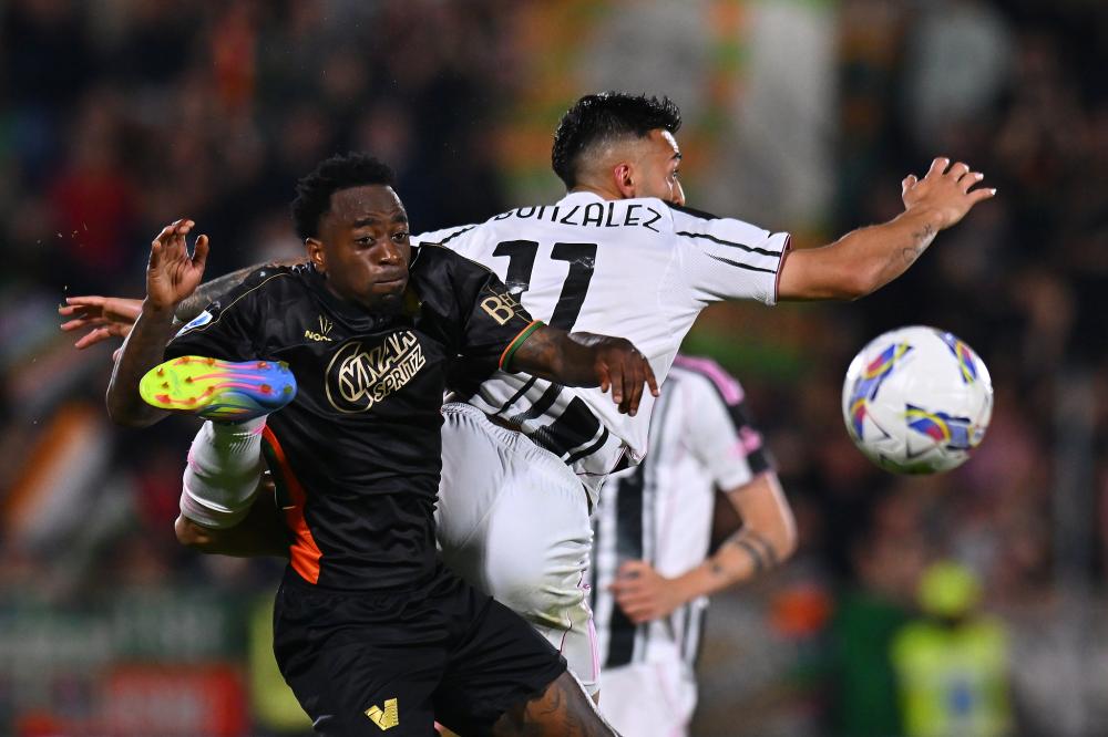 西媒：梅西造访诺坎普未提前联系巴萨，但俱乐部显然知情